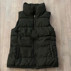 Old navy army green quilted puffer vest